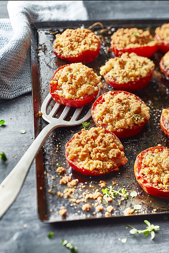 r899-1-tomate four crumble parmesan