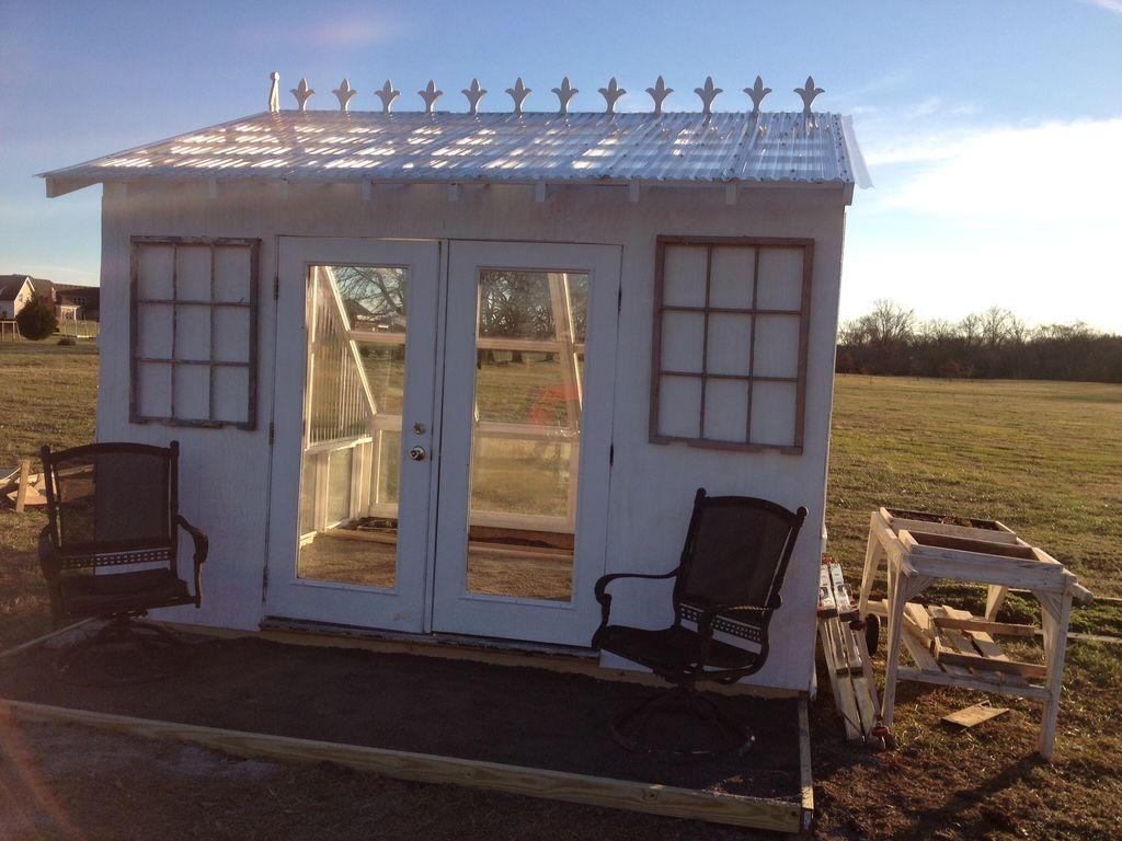 serre-de-jardin-avec-des-fenêtres-de-récupération-11