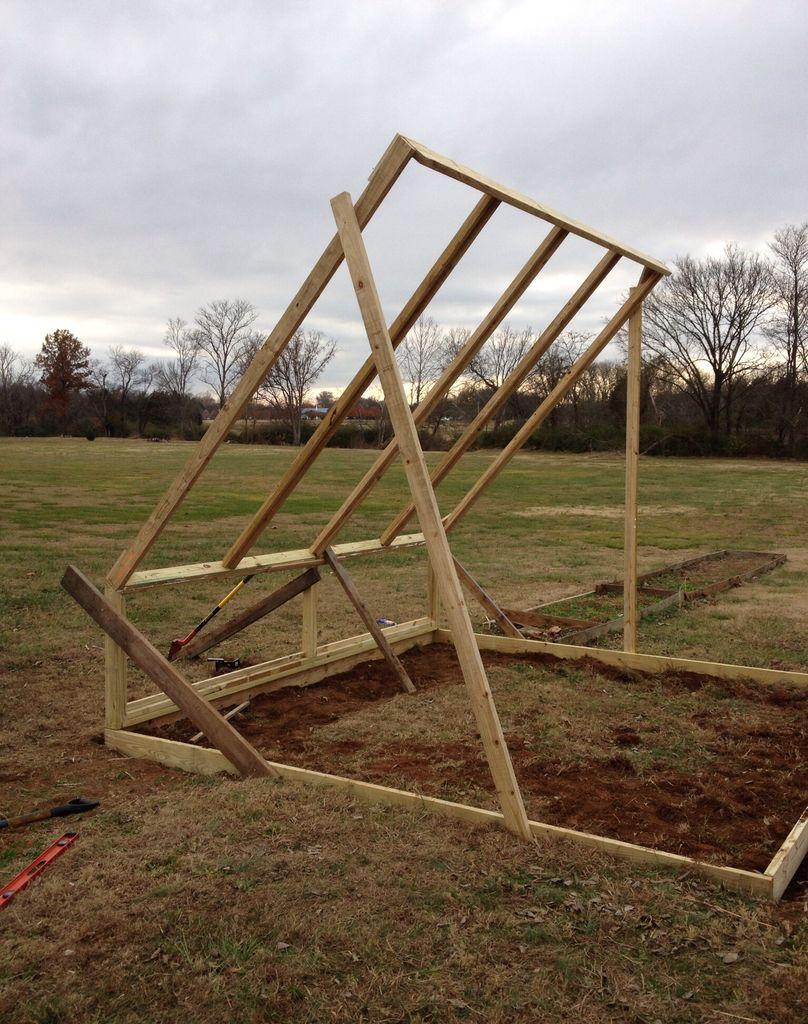 serre-de-jardin-avec-des-fenêtres-de-récupération-3
