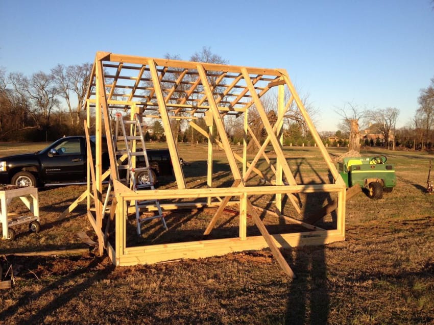 serre-de-jardin-avec-des-fenêtres-de-récupération-5