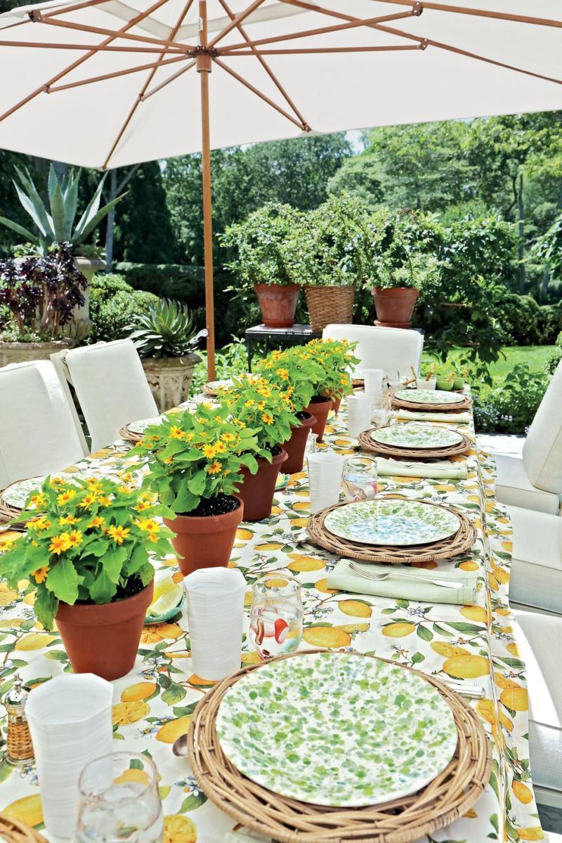 spring-tablescape-ideashbx050118toc-tablescape01-1559838443