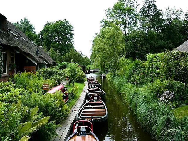 village-Giethoorn-Pays-Bas-sans-routes-3