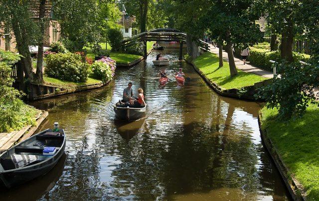 village-Giethoorn-Pays-Bas-sans-routes-8